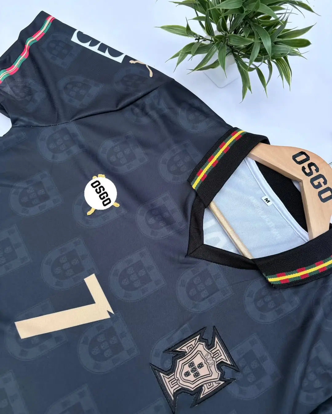 PORTUGAL 2026 BLACK EDITION RONALDO KIT POLO EMBROIDERY